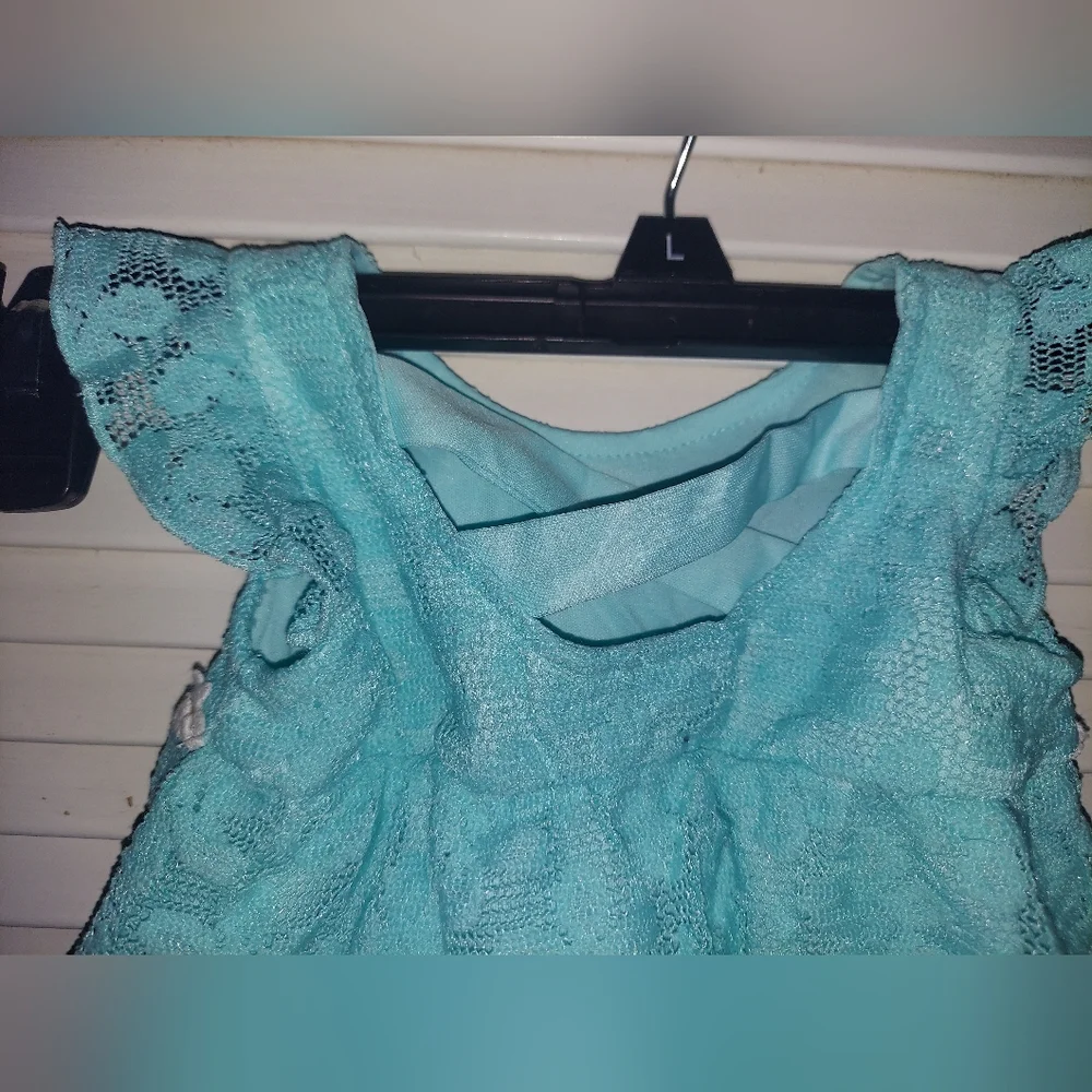 🎁 10/$25-Teal lacey outfit with flower accents,  0- 3 months